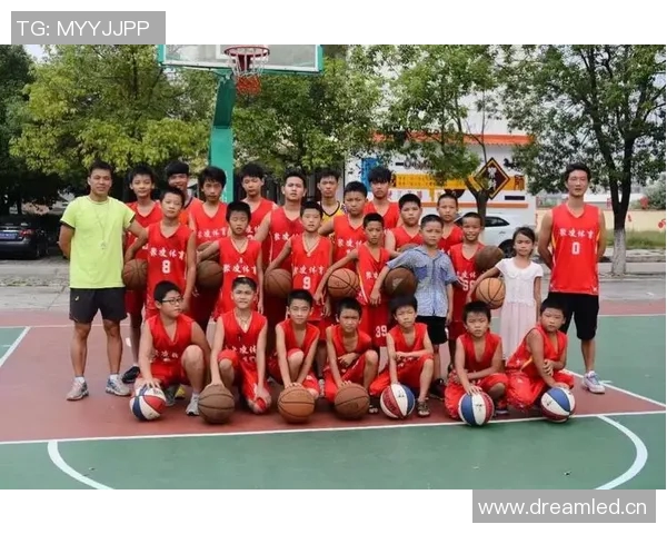 李芳的篮球人生:从热爱到坚持的深度对话与成长之路 李芳的篮球人生:从热爱到坚持的深度对话与成长之路